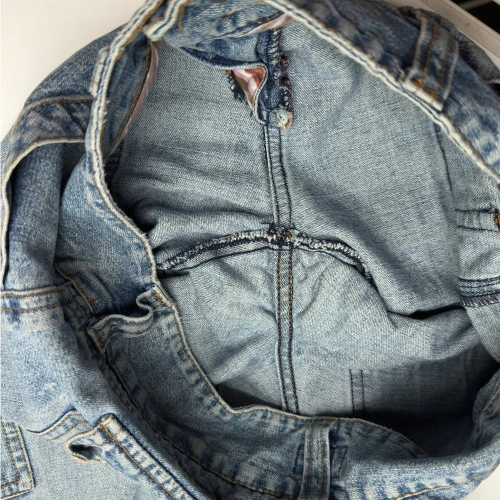 Abercrombie & Fitch Light Blue Relaxed Capri Cargo Jeans women’s size‎ 0R (E29)